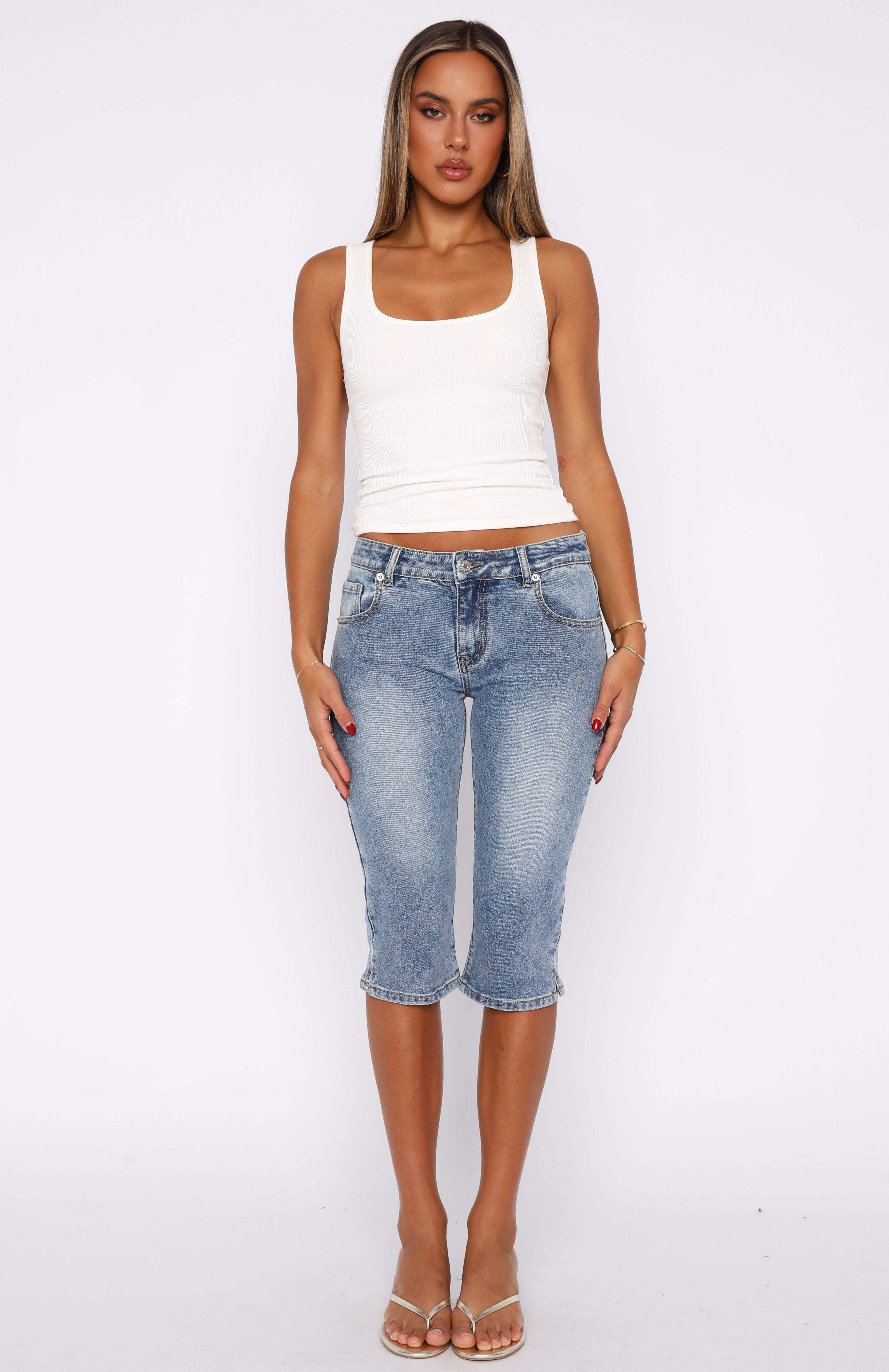 Annie Low Rise Capri Jeans Vintage Light Blue Wash