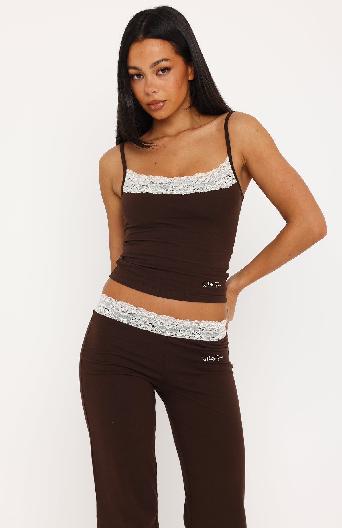 Tune In Singlet Chocolate