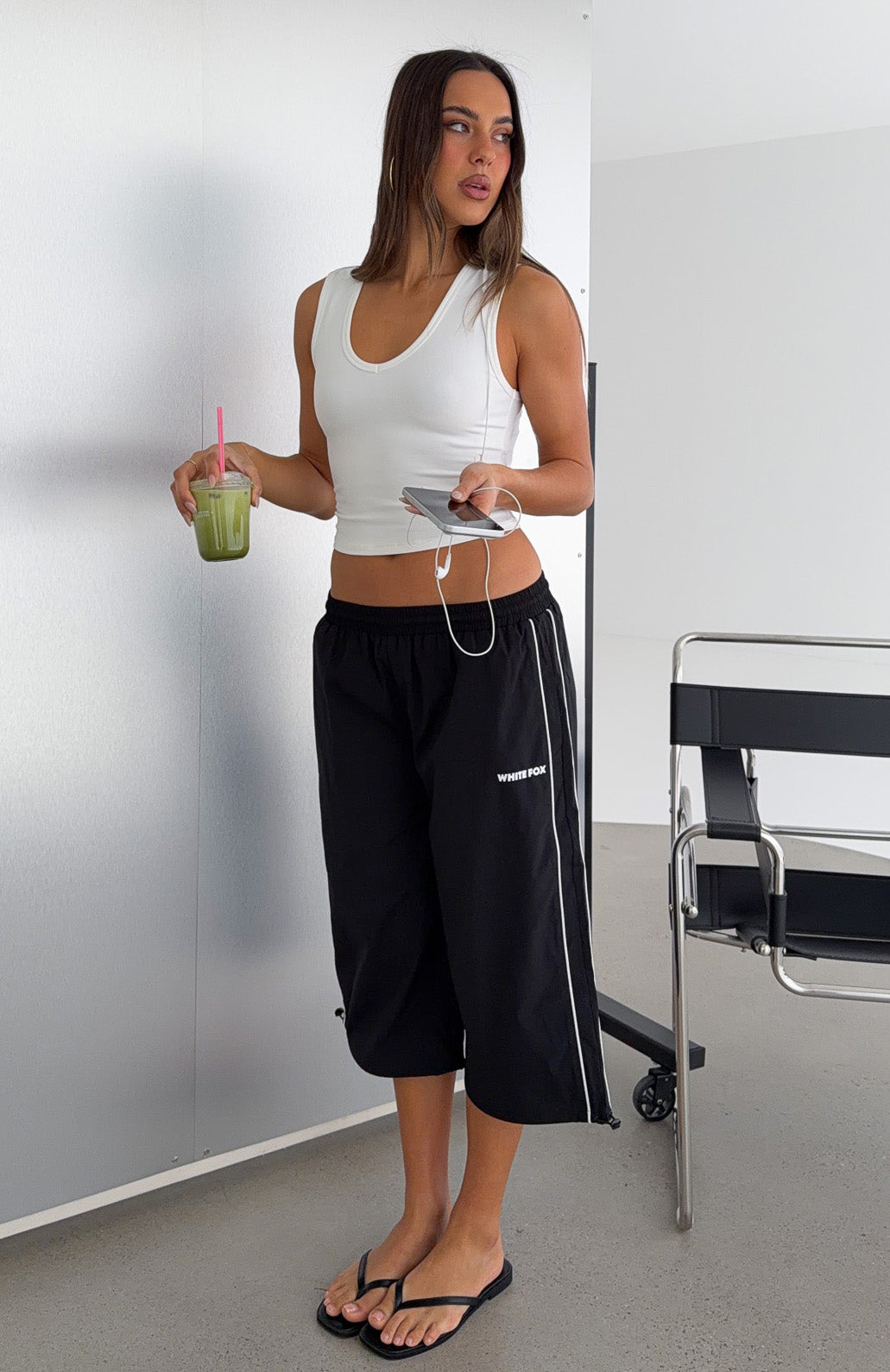 Willing To Do Relaxed Cargo Capris Black